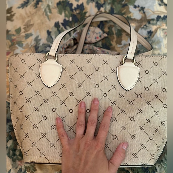 Cream patterned Nine West Purse - Picture 7 of 9